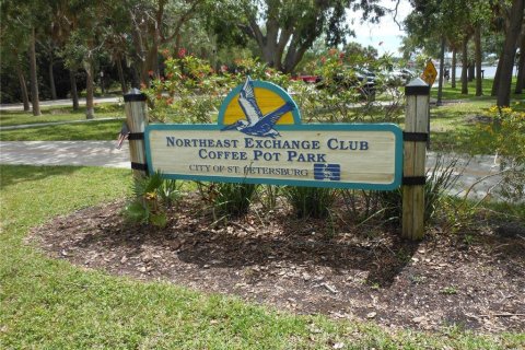 Condominio en venta en Saint Petersburg, Florida, 1 dormitorio, 71.53 m2 № 1686501 - foto 29