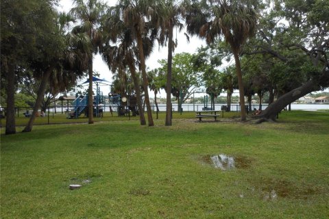 Condominio en venta en Saint Petersburg, Florida, 1 dormitorio, 71.53 m2 № 1686501 - foto 30