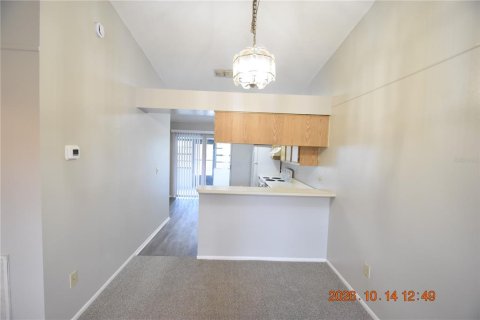 Villa ou maison à louer à Brandon, Floride: 2 chambres, 78.13 m2 № 2425207 - photo 6