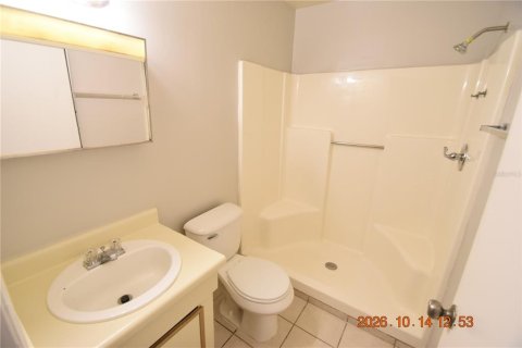 Villa ou maison à louer à Brandon, Floride: 2 chambres, 78.13 m2 № 2425207 - photo 12