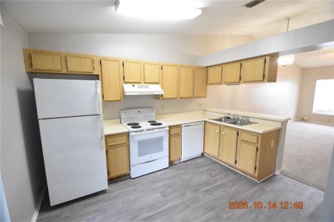 Villa ou maison à louer à Brandon, Floride: 2 chambres, 78.13 m2 № 2425207 - photo 7