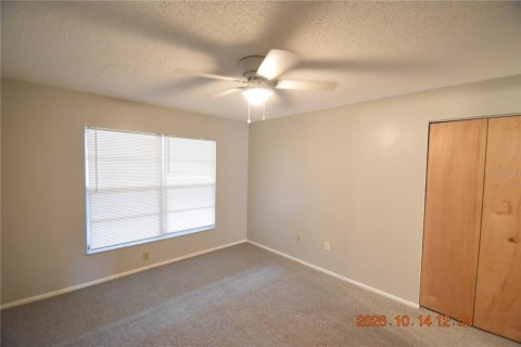 Villa ou maison à louer à Brandon, Floride: 2 chambres, 78.13 m2 № 2425207 - photo 9