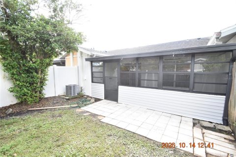 Villa ou maison à louer à Brandon, Floride: 2 chambres, 78.13 m2 № 2425207 - photo 23