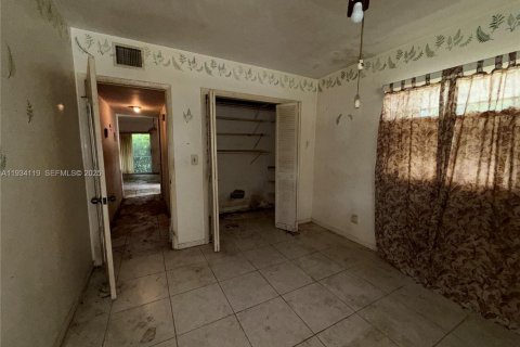 House in Miami, Florida 2 bedrooms, 103.31 sq.m. № 1992414 - photo 3