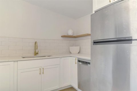 Купить виллу или дом в Порт-Шарлотт, Флорида 3 комнаты, 138.15м2, № 2341635 - фото 18