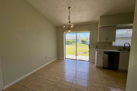 Casa en alquiler en Kissimmee, Florida, 3 dormitorios, 132.11 m2 № 1884838 - foto 15