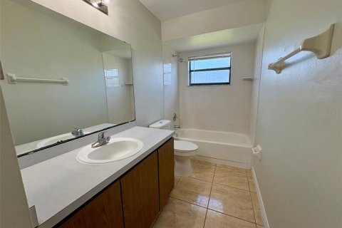 Casa en alquiler en Kissimmee, Florida, 3 dormitorios, 132.11 m2 № 1884838 - foto 27