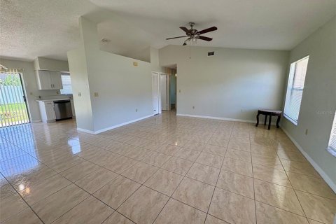 Casa en alquiler en Kissimmee, Florida, 3 dormitorios, 132.11 m2 № 1884838 - foto 10