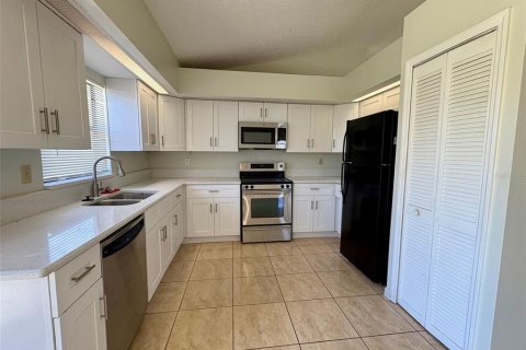 Casa en alquiler en Kissimmee, Florida, 3 dormitorios, 132.11 m2 № 1884838 - foto 18