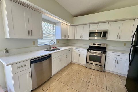 Casa en alquiler en Kissimmee, Florida, 3 dormitorios, 132.11 m2 № 1884838 - foto 17