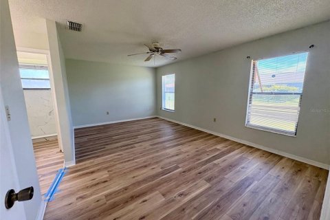 Casa en alquiler en Kissimmee, Florida, 3 dormitorios, 132.11 m2 № 1884838 - foto 5