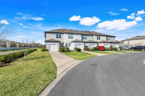 Touwnhouse à vendre à Orlando, Floride: 3 chambres, 145.86 m2 № 1917681 - photo 3