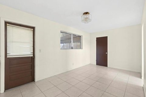 Купить виллу или дом в Саут-Бей, Флорида 4 комнаты, 96.43м2, № 2083150 - фото 17