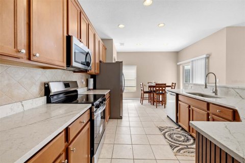 House in Brooksville, Florida 4 bedrooms, 172.89 sq.m. № 2354840 - photo 14