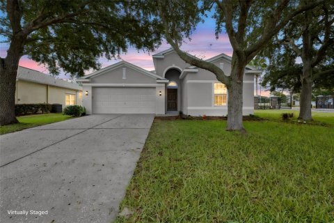 House in Brooksville, Florida 4 bedrooms, 172.89 sq.m. № 2354840 - photo 3