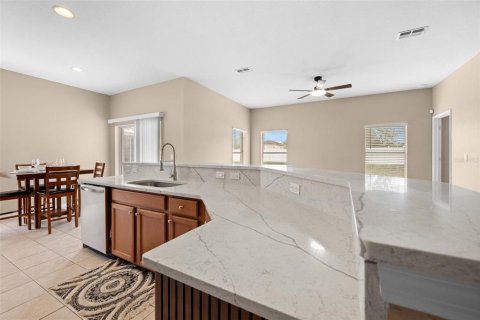 House in Brooksville, Florida 4 bedrooms, 172.89 sq.m. № 2354840 - photo 12