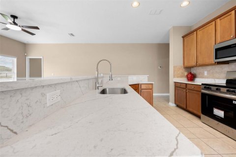 House in Brooksville, Florida 4 bedrooms, 172.89 sq.m. № 2354840 - photo 16