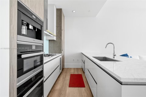 Купить кондоминиум в Майами, Флорида 3 спальни, 187.85м2, № 1797512 - фото 13