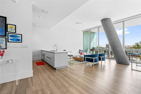 Купить кондоминиум в Майами, Флорида 3 спальни, 187.85м2, № 1797512 - фото 2