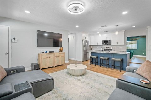 House in Seminole, Florida 3 bedrooms, 138.61 sq.m. № 1637478 - photo 6