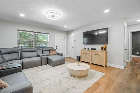 House in Seminole, Florida 3 bedrooms, 138.61 sq.m. № 1637478 - photo 7