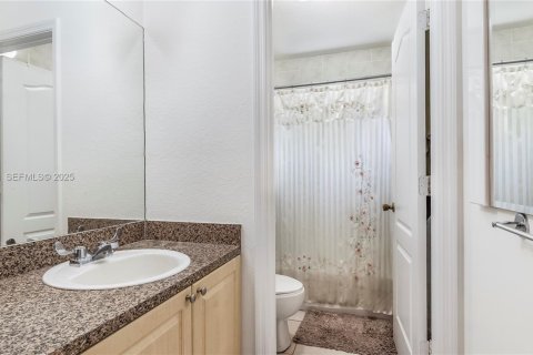 Propiedad comercial en venta en Miami, Florida, 199.74 m2 № 1993957 - foto 12