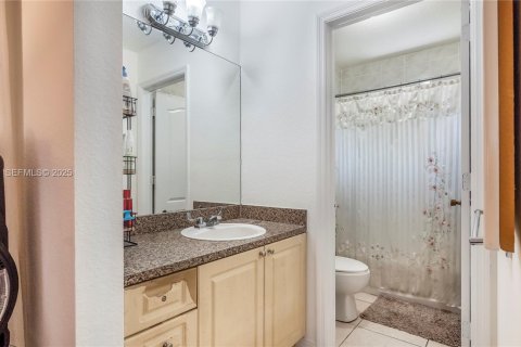 Propiedad comercial en venta en Miami, Florida, 199.74 m2 № 1993957 - foto 13