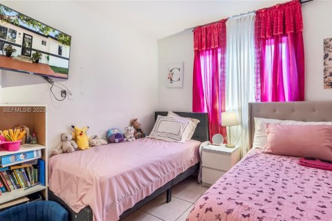 Propiedad comercial en venta en Miami, Florida, 199.74 m2 № 1993957 - foto 22