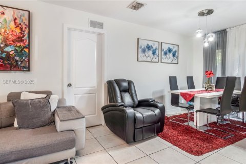 Propiedad comercial en venta en Miami, Florida, 199.74 m2 № 1993957 - foto 17