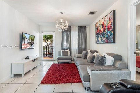 Propiedad comercial en venta en Miami, Florida, 199.74 m2 № 1993957 - foto 14