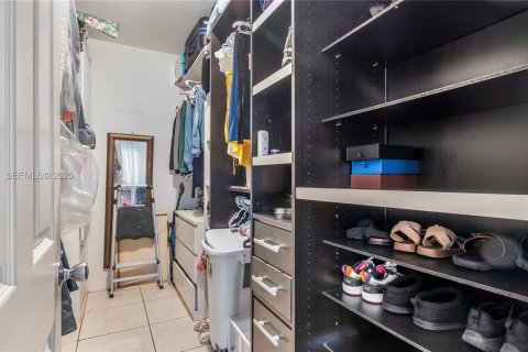 Propiedad comercial en venta en Miami, Florida, 199.74 m2 № 1993957 - foto 11