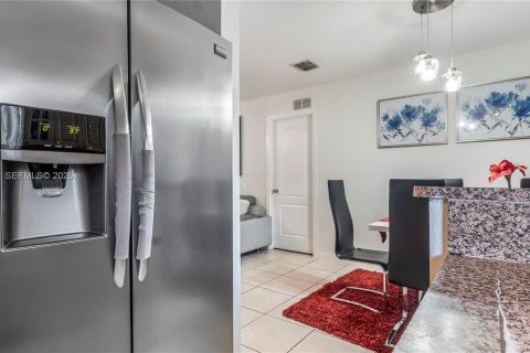 Propiedad comercial en venta en Miami, Florida, 199.74 m2 № 1993957 - foto 29