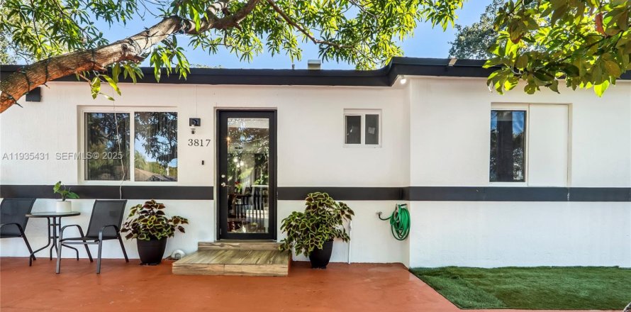 Propiedad comercial en Miami, Florida 199.74 m2 № 1993957