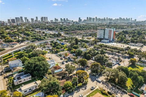 Propiedad comercial en venta en Miami, Florida, 199.74 m2 № 1993957 - foto 5