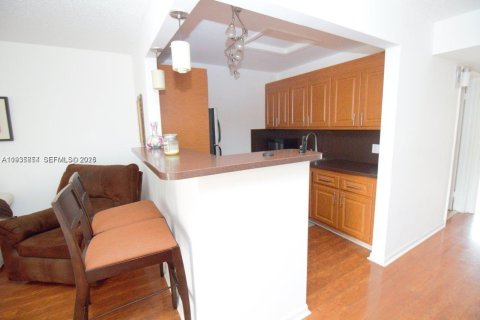 Condominio en alquiler en Pembroke Pines, Florida, 1 dormitorio, 63.64 m2 № 1993965 - foto 2