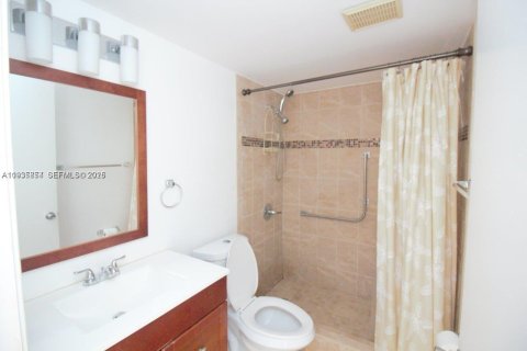 Condominio en alquiler en Pembroke Pines, Florida, 1 dormitorio, 63.64 m2 № 1993965 - foto 12