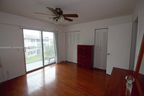 Condominio en alquiler en Pembroke Pines, Florida, 1 dormitorio, 63.64 m2 № 1993965 - foto 9