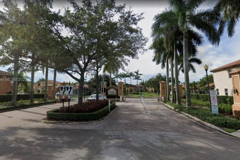 Villa ou maison à louer à Homestead, Floride: 3 chambres, 142.51 m2 № 1956705 - photo 1