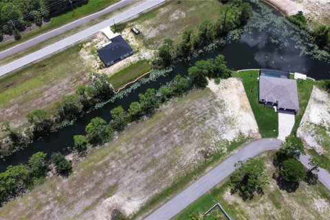 Land in Cape Coral, Florida № 1336914 - photo 6
