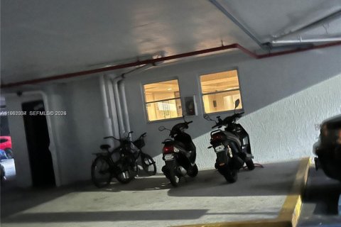 Condominio en alquiler en Miami, Florida, 1 dormitorio, 45.06 m2 № 2027109 - foto 15