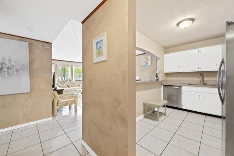 Купить кондоминиум в Корал-Спрингс, Флорида 3 комнаты, 99.41м2, № 2147094 - фото 6