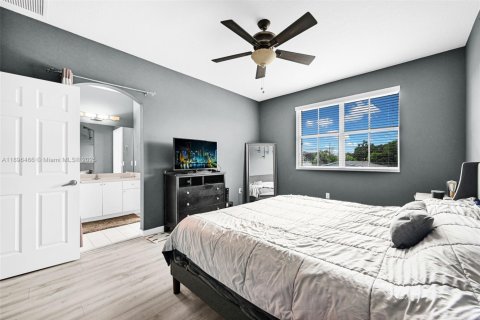 Touwnhouse à vendre à Hollywood, Floride: 2 chambres, 130.99 m2 № 2026796 - photo 22