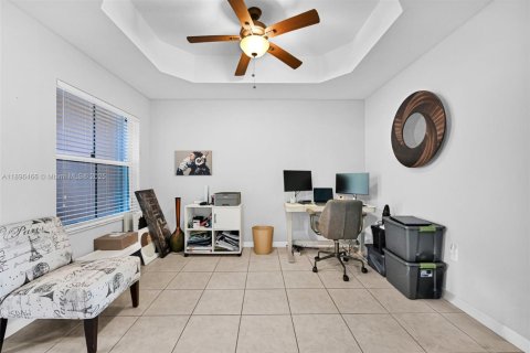 Townhouse in Hollywood, Florida 2 bedrooms, 130.99 sq.m. № 2026796 - photo 9