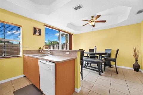 Touwnhouse à vendre à Hollywood, Floride: 2 chambres, 130.99 m2 № 2026796 - photo 20