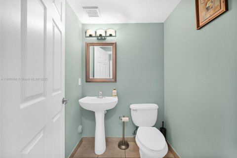 Townhouse in Hollywood, Florida 2 bedrooms, 130.99 sq.m. № 2026796 - photo 6