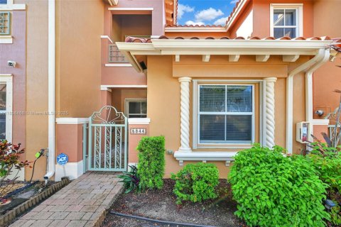 Townhouse in Hollywood, Florida 2 bedrooms, 130.99 sq.m. № 2026796 - photo 14