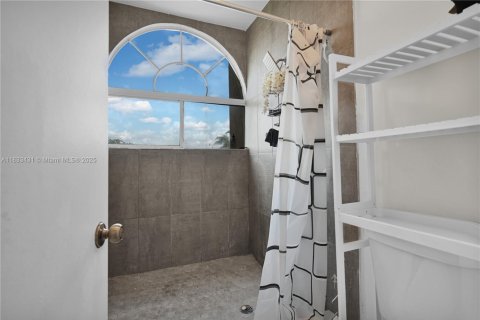 Touwnhouse à louer à Plantation, Floride: 2 chambres, 124.49 m2 № 1813869 - photo 23