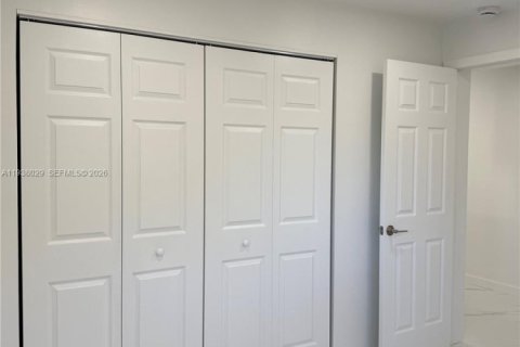 Купить виллу или дом в Саут-Майами, Флорида 2 спальни, 88.72м2, № 1995775 - фото 17