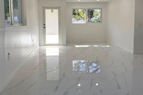 Купить виллу или дом в Саут-Майами, Флорида 2 спальни, 88.72м2, № 1995775 - фото 10