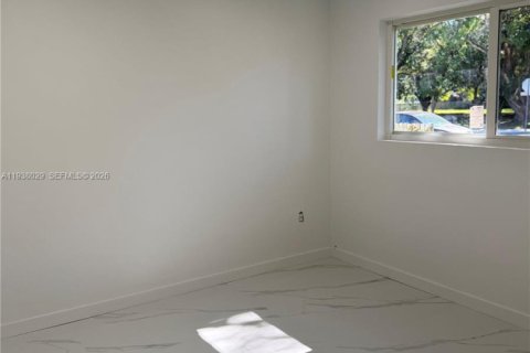 Купить виллу или дом в Саут-Майами, Флорида 2 спальни, 88.72м2, № 1995775 - фото 19